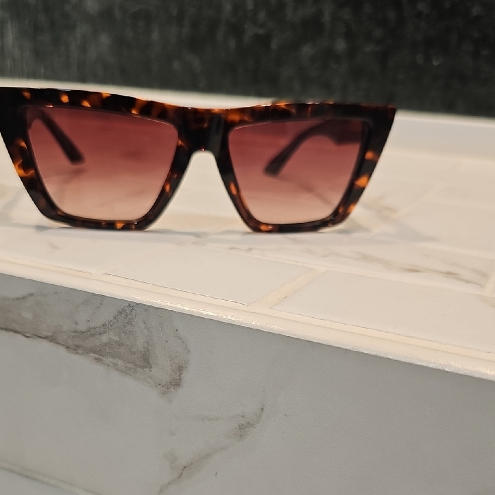 DIFF Sunglasses